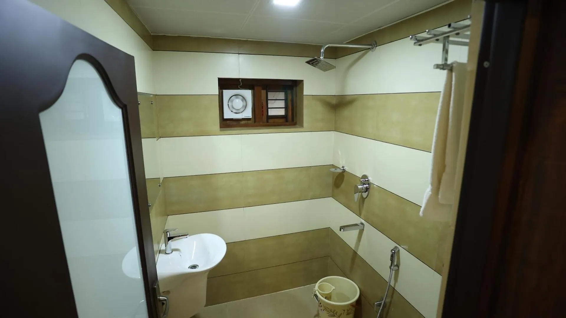 Balaji Regency Kanhangad Kannangad Hotel